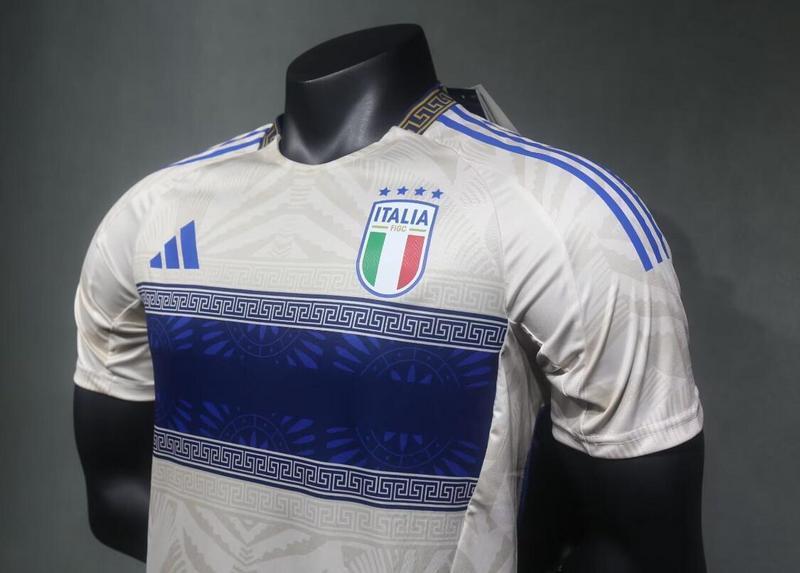Italy Away 23/24