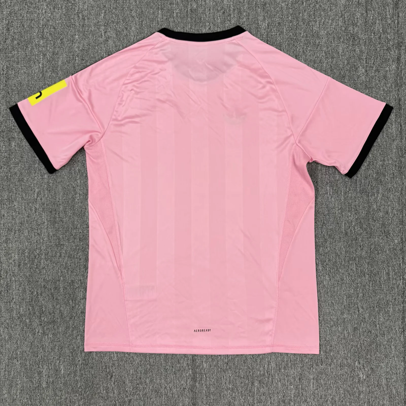 Newcastle Goalkeeper Kit 25/26